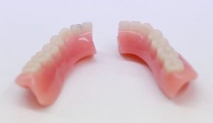 broken-denture-dental-emergency